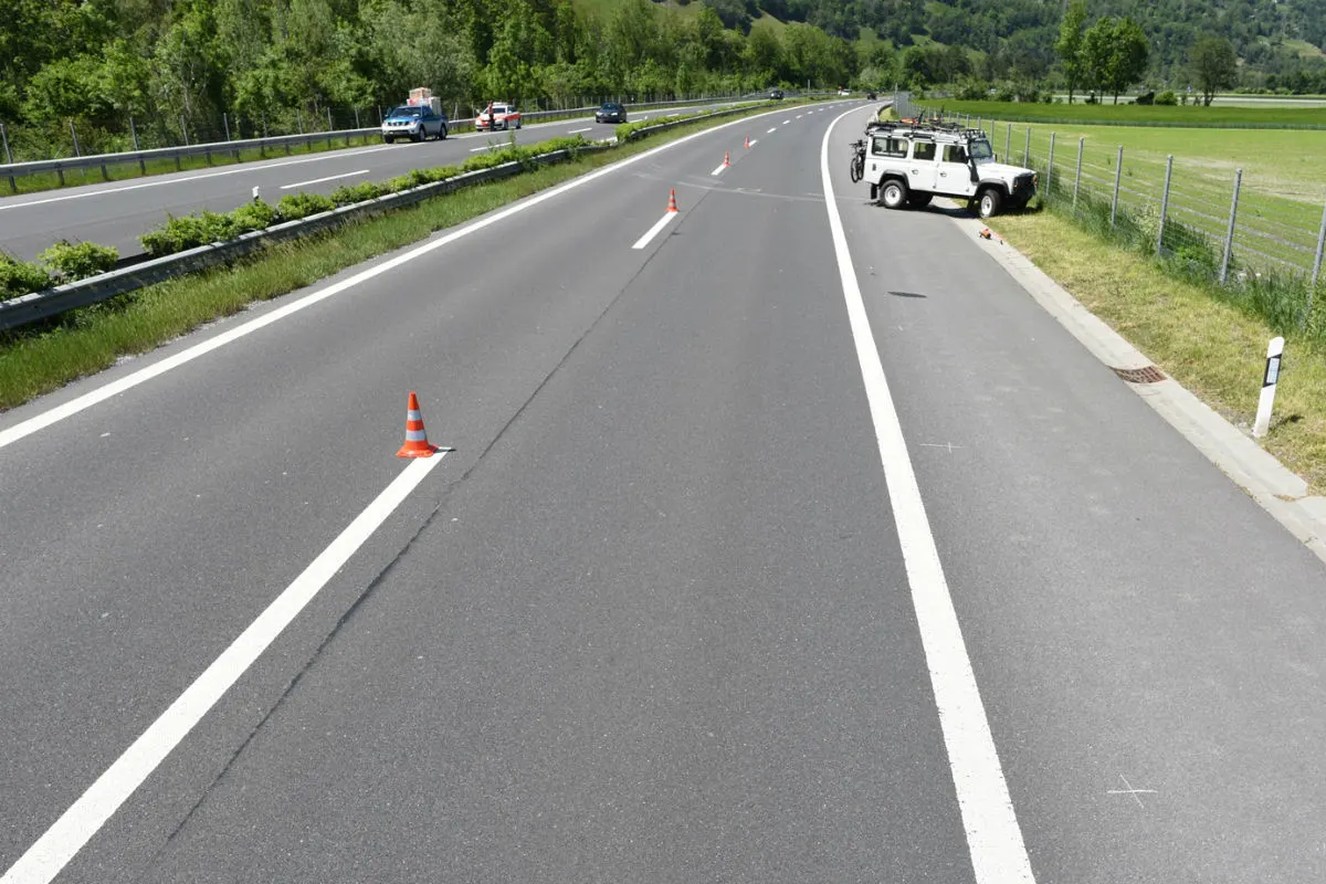 Zizers GR - Ausweichmanöver wegen verlorener Ladung