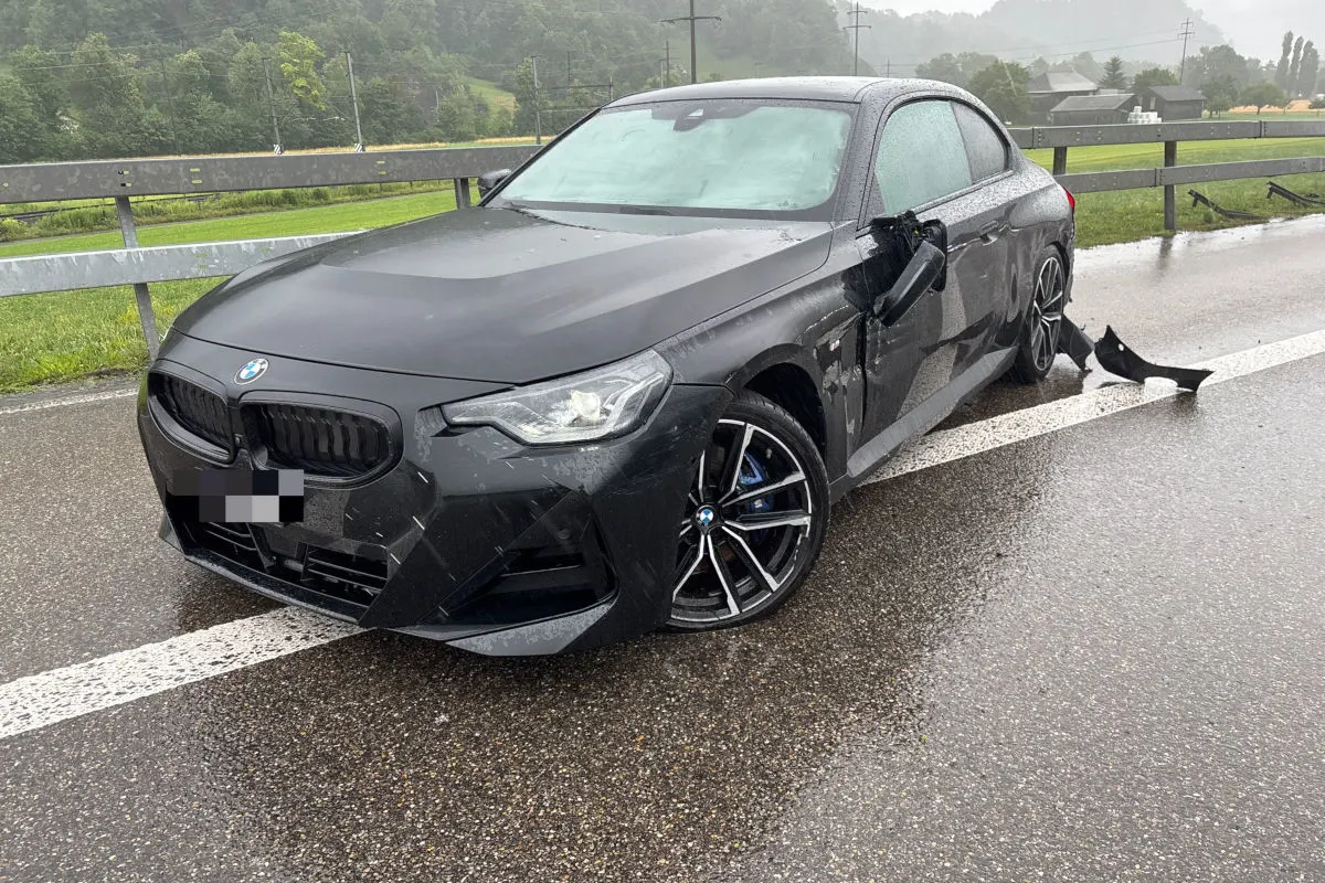 A3 Bilten GL – Aquaplaning führt zu Selbstunfall