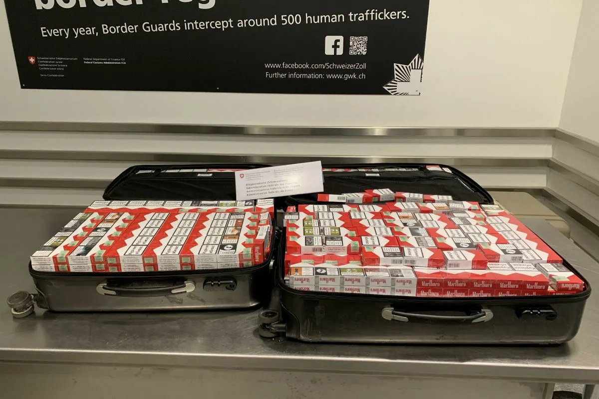Flughafen Zürich ZH - Schmuggel von Khat, Shisha-Tabak und Zigaretten verhindert
