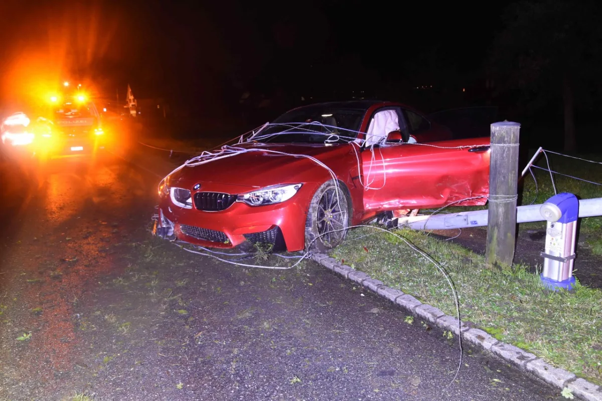 60'000 Franken Sachschaden in Maseltrangen SG - BMW-Lenker baut heftigen Selbstunfall trotz laufendem Führerscheinentzug