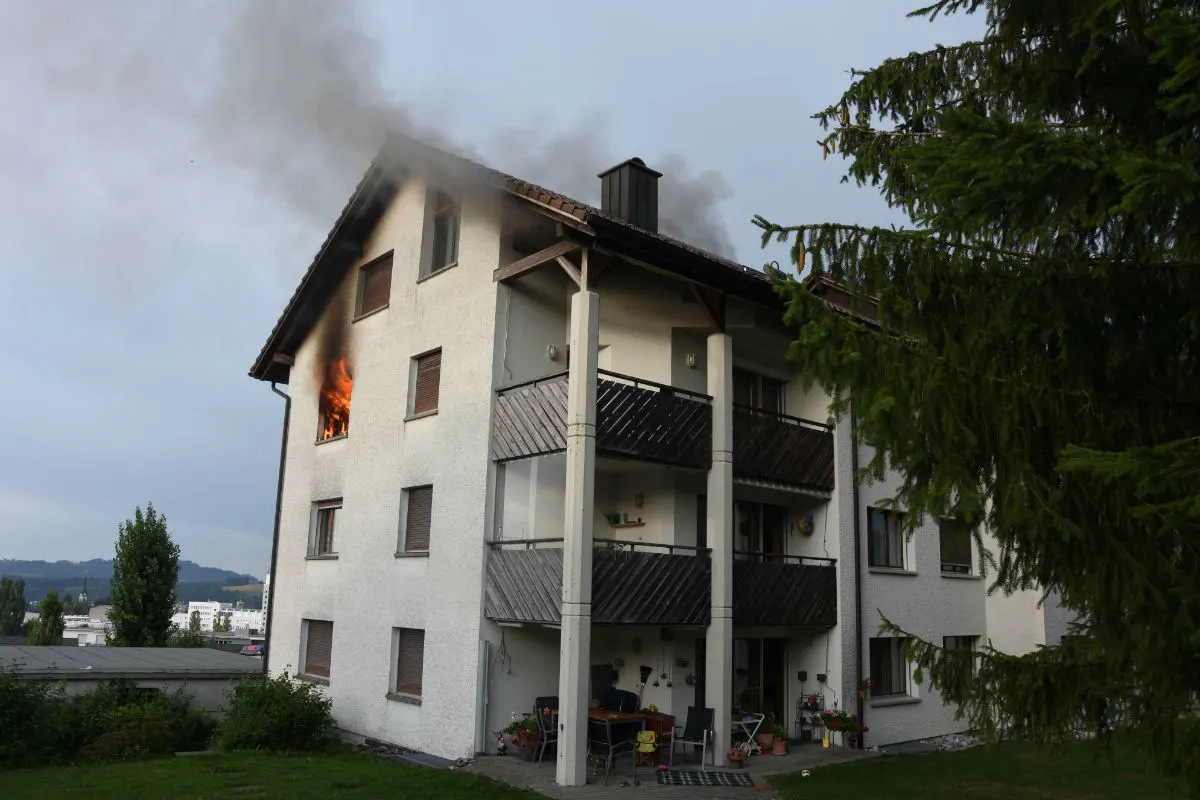 Uzwil SG - Wohnungsbrand in Mehrfamilienhaus
