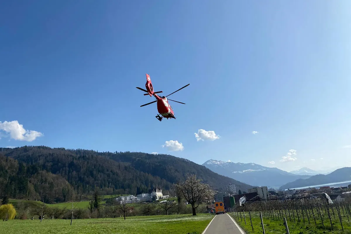 Stadt Zug – E-Bike-Lenker lebensgefährlich im Spital