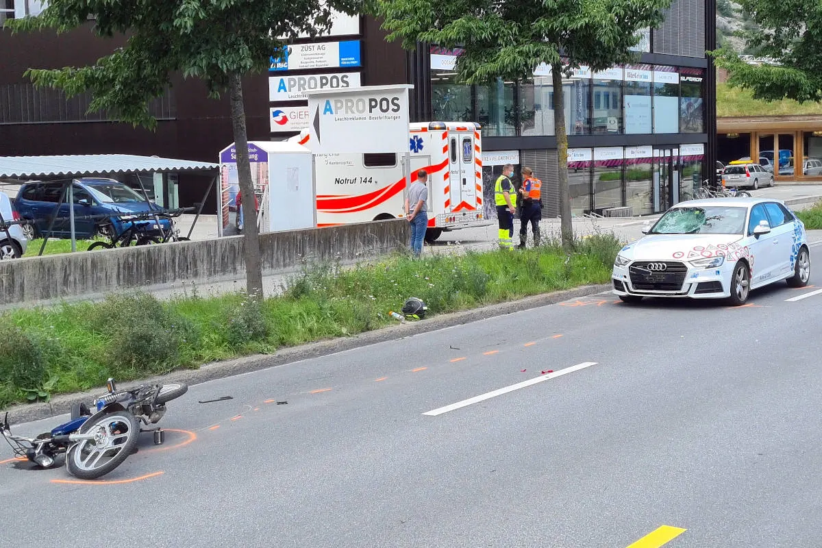 Chur GR – Frontalkollision zwischen Mofa und Personenwagen