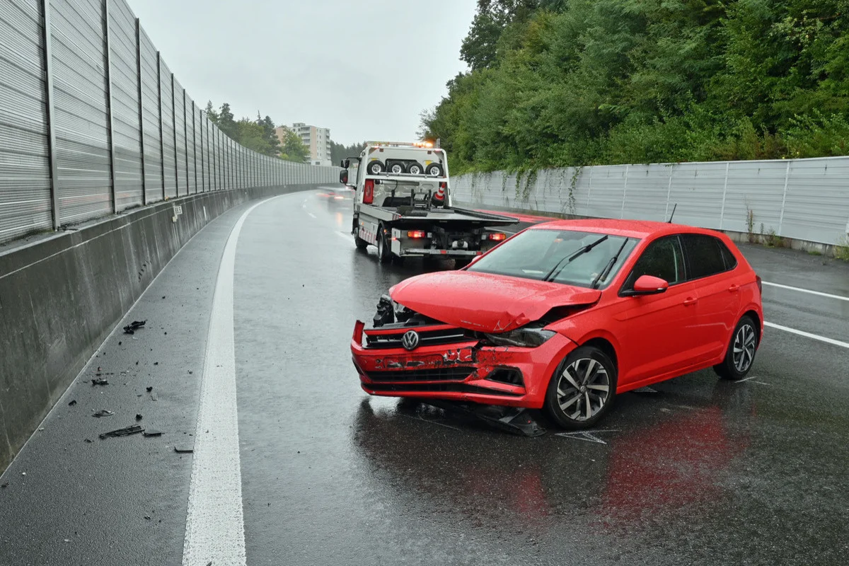 A2 Emmen LU – Unfall sorgt für Stau im Morgenverkehr