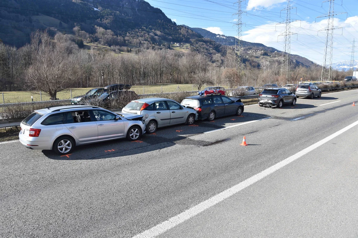 A13 Maienfeld GR – Verletzte bei Massenkarambolage auf der Autobahn