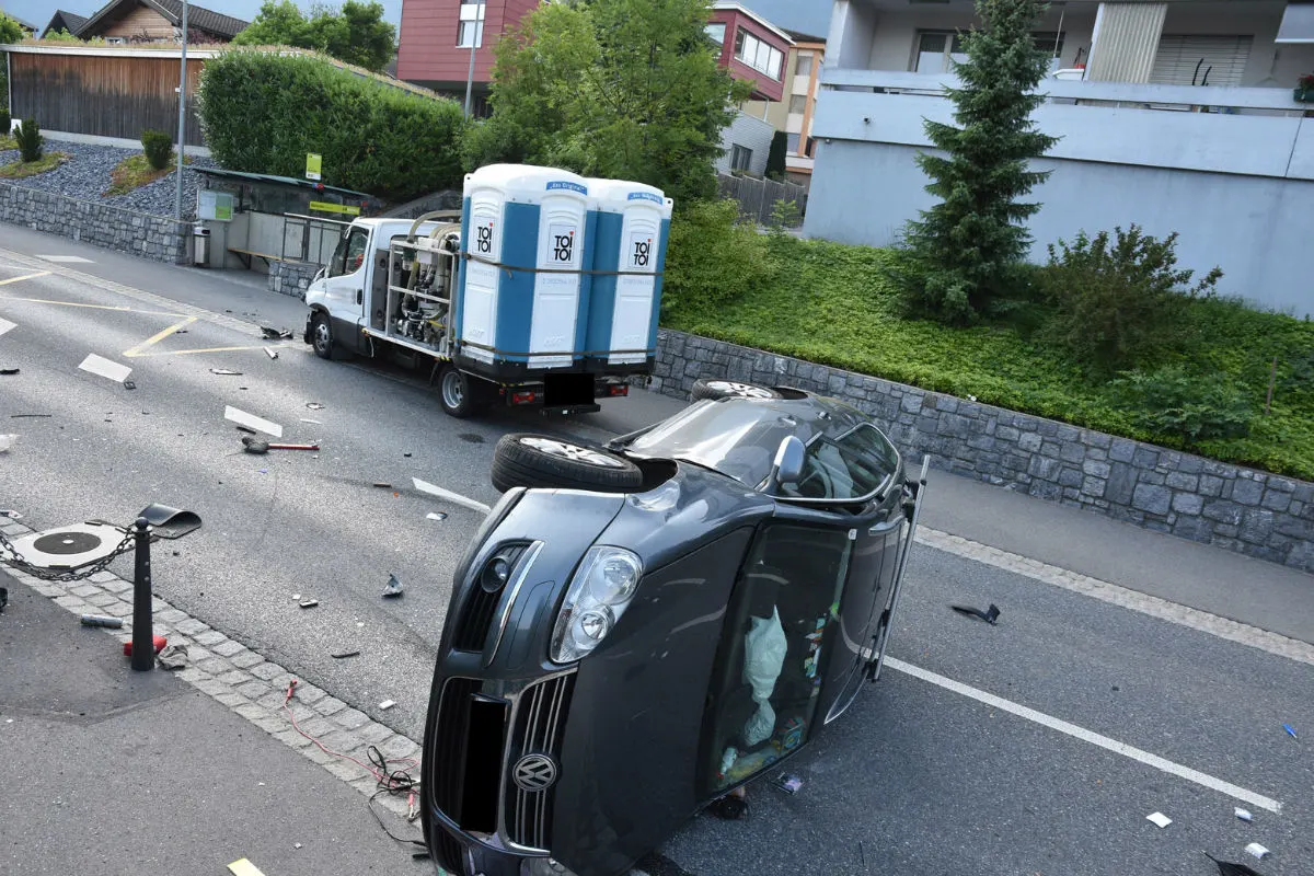 Schaan FL - Vier teils spektakuläre Verkehrsunfälle
