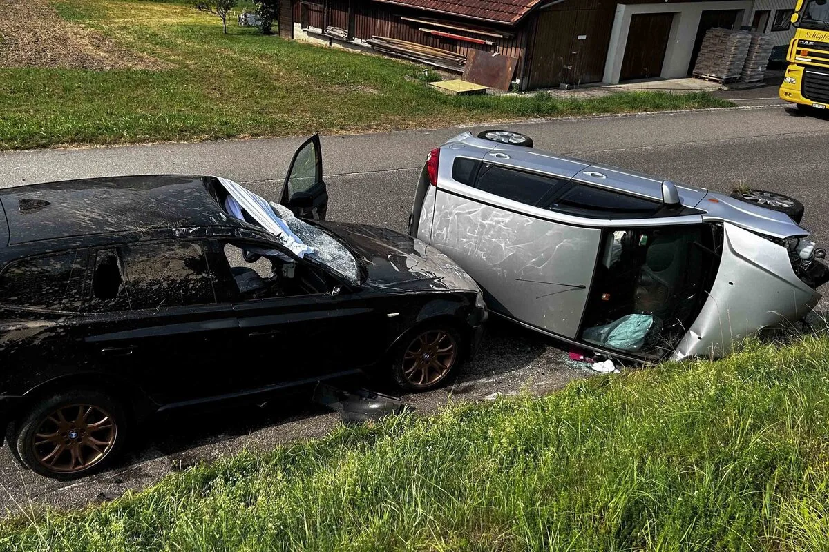 Schöftland AG – Bei Unfall überschlagen 