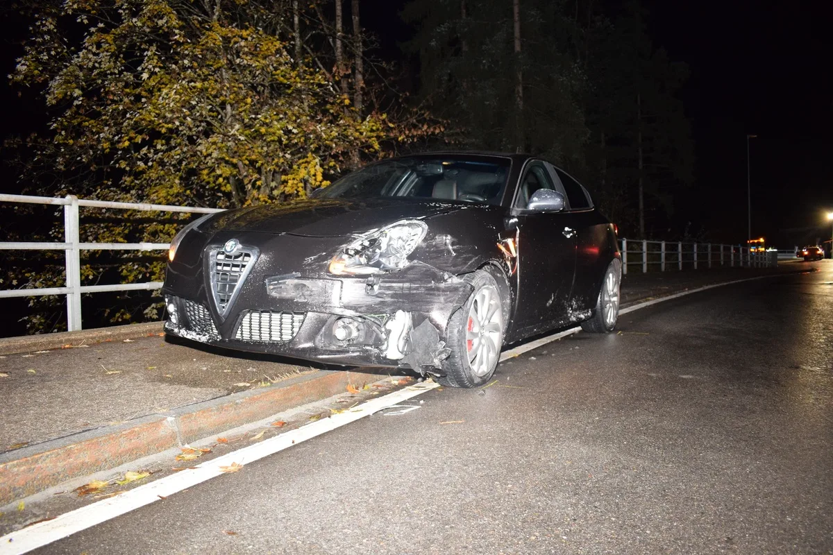 Urnäsch AR - Autofahrer erleidet bei Unfall Kopfverletzungen 