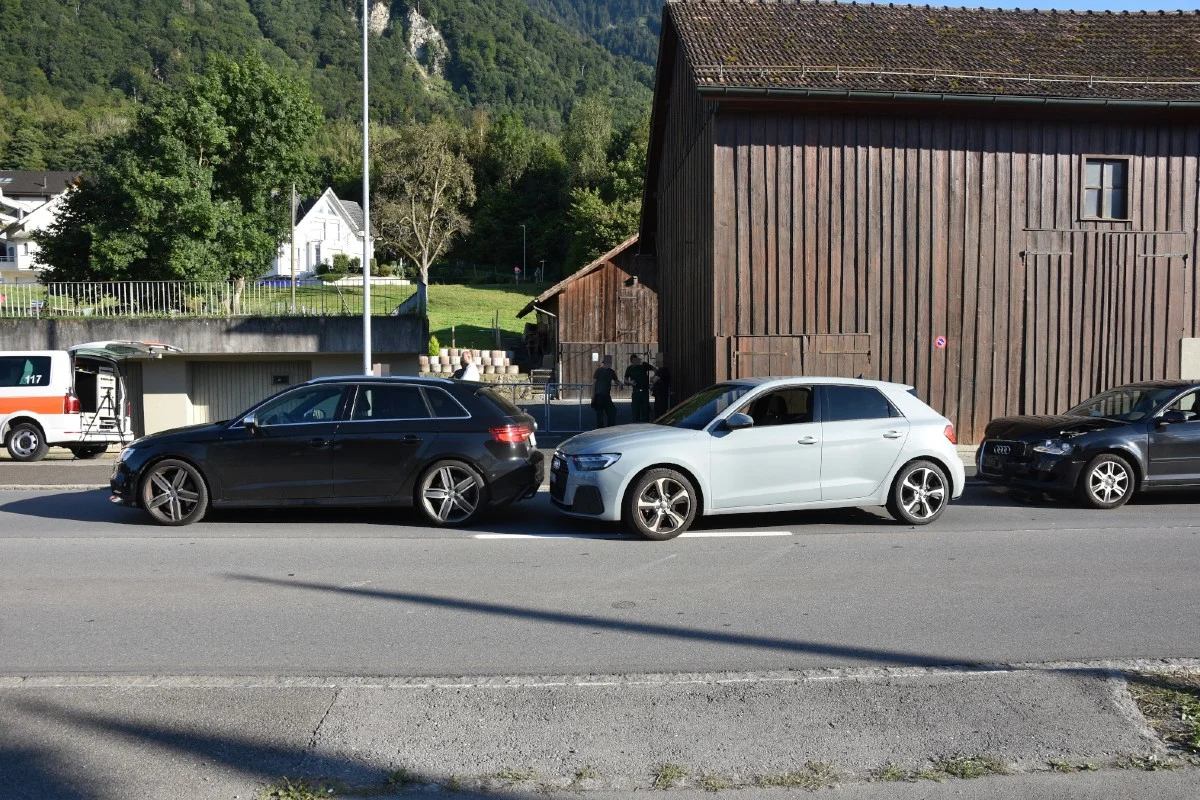 Unfall in Schaanwald FL - Auffahrkollision mit mehreren Fahrzeugen