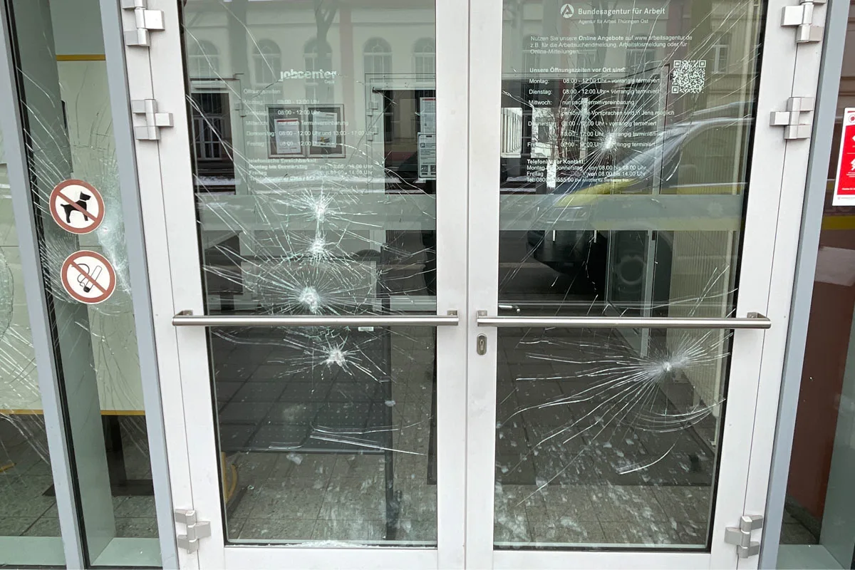 Gera – Festnahme nach Sachbeschädigung an Agentur für Arbeit