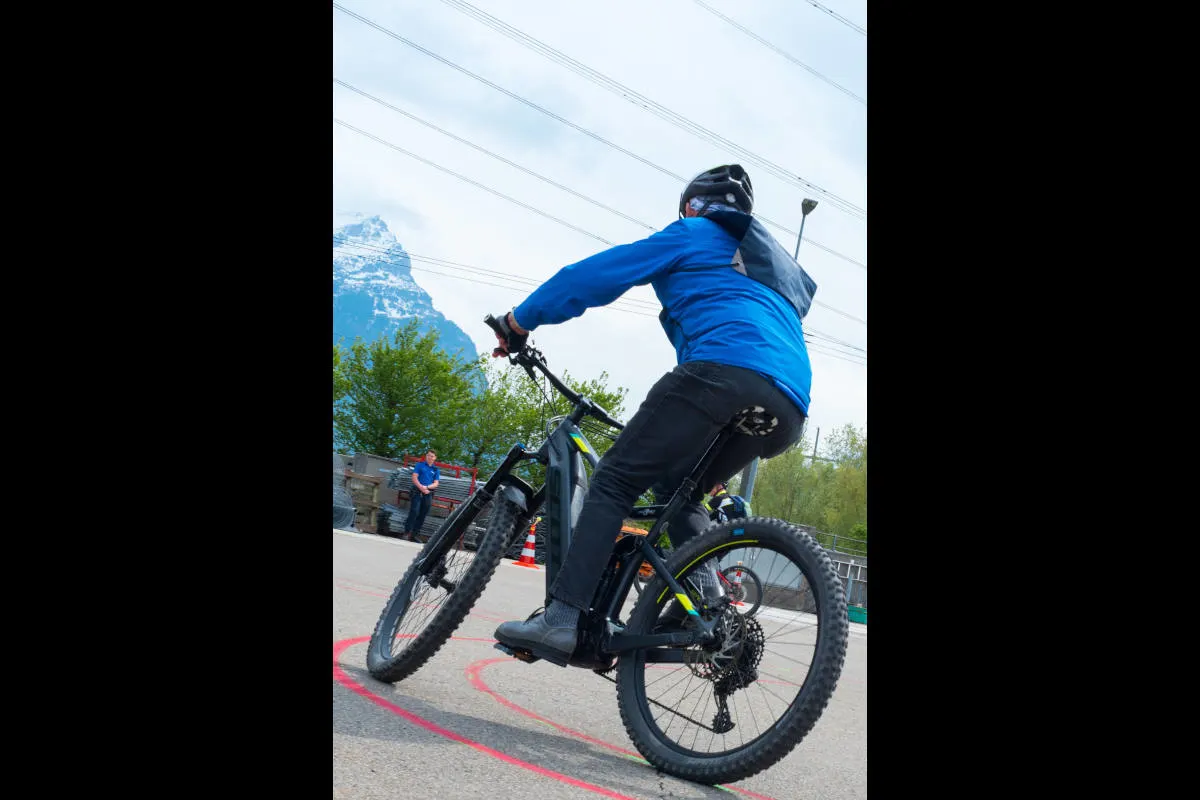 Erstfeld UR – E-Bike-Lenkerin bei Kollision verletzt