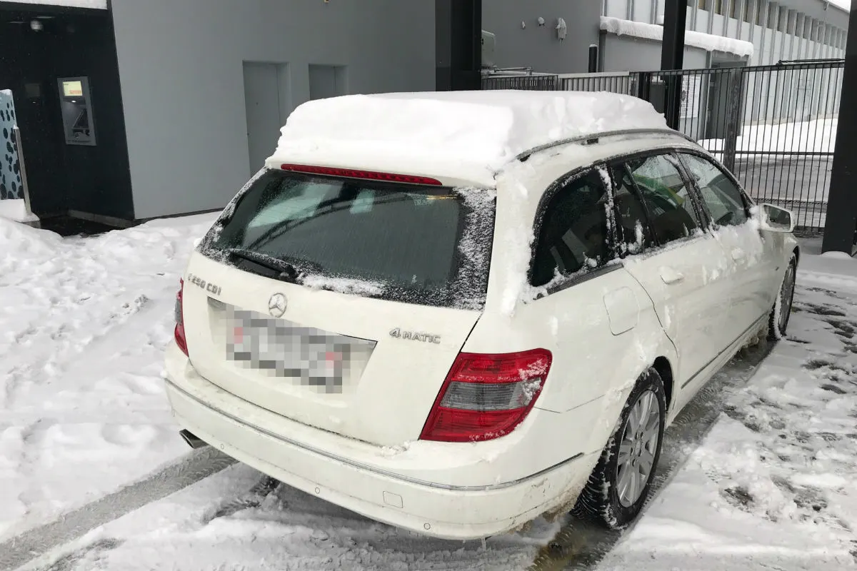 St. Gallen - 28 Zentimeter Schnee auf Autodach
