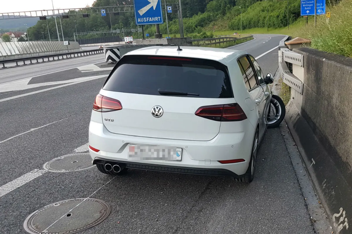 Sins / Neuenhof/A1 AG -  Alkoholfahrten endeten mit Unfall