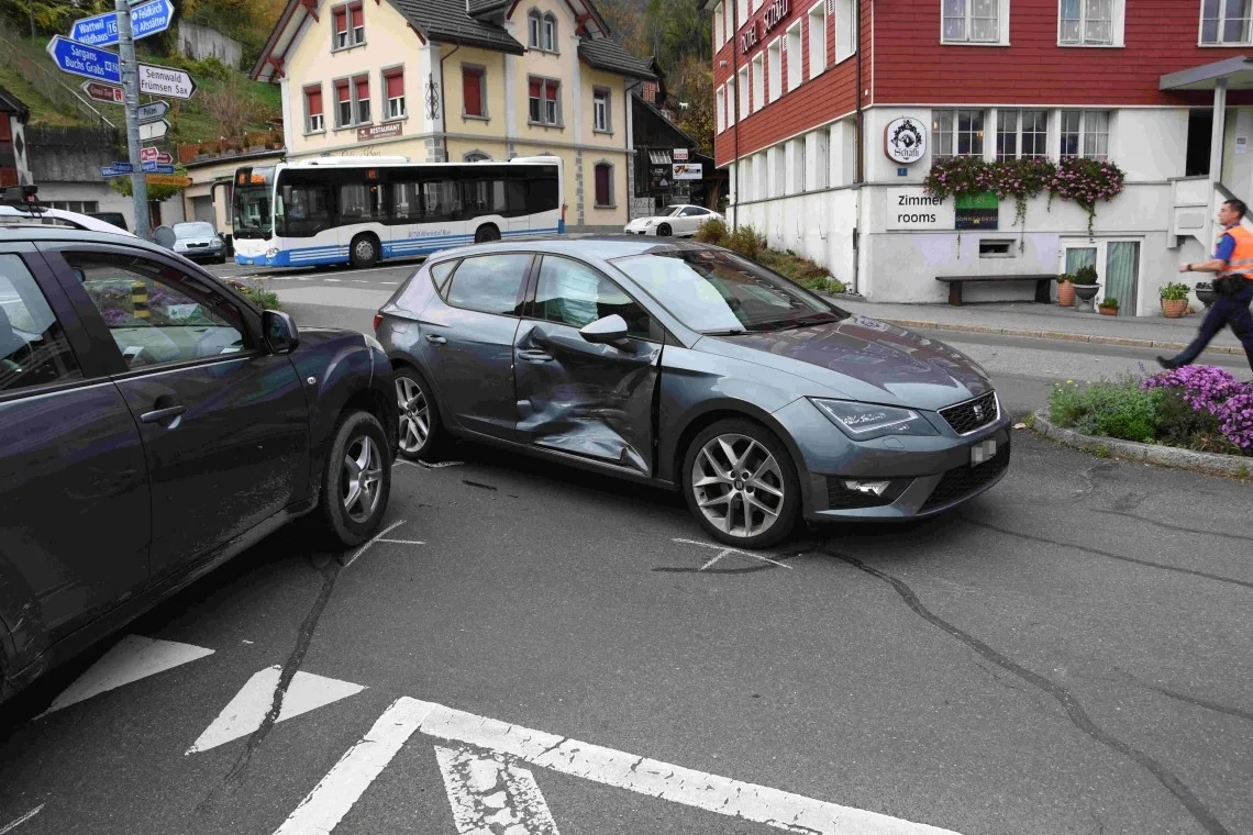Gams SG – Unfall auf Verzweigung – Fahrer alkoholisiert