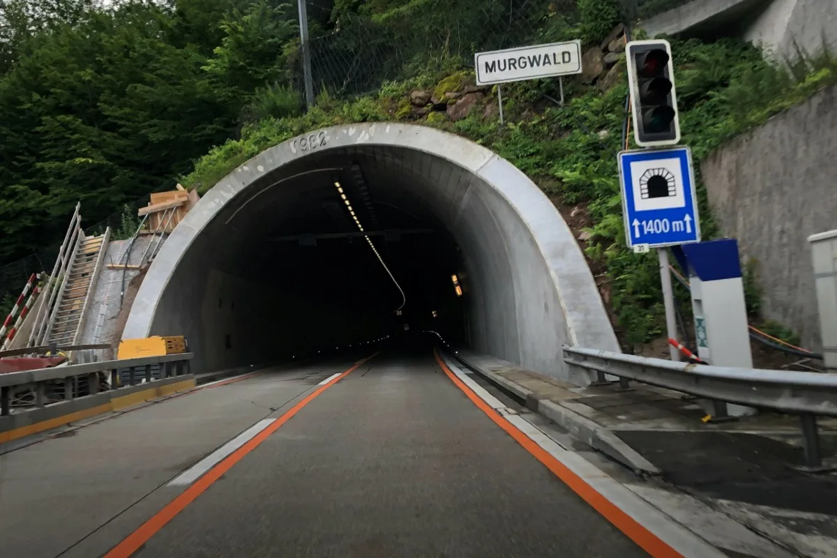 Murg SG - Motorradfahrerin verunfallte gestern im Tunnel