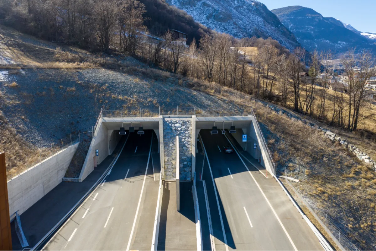Reinigungsarbeiten - A9 Sperrungen im Eyholz- und Gamsentunnel