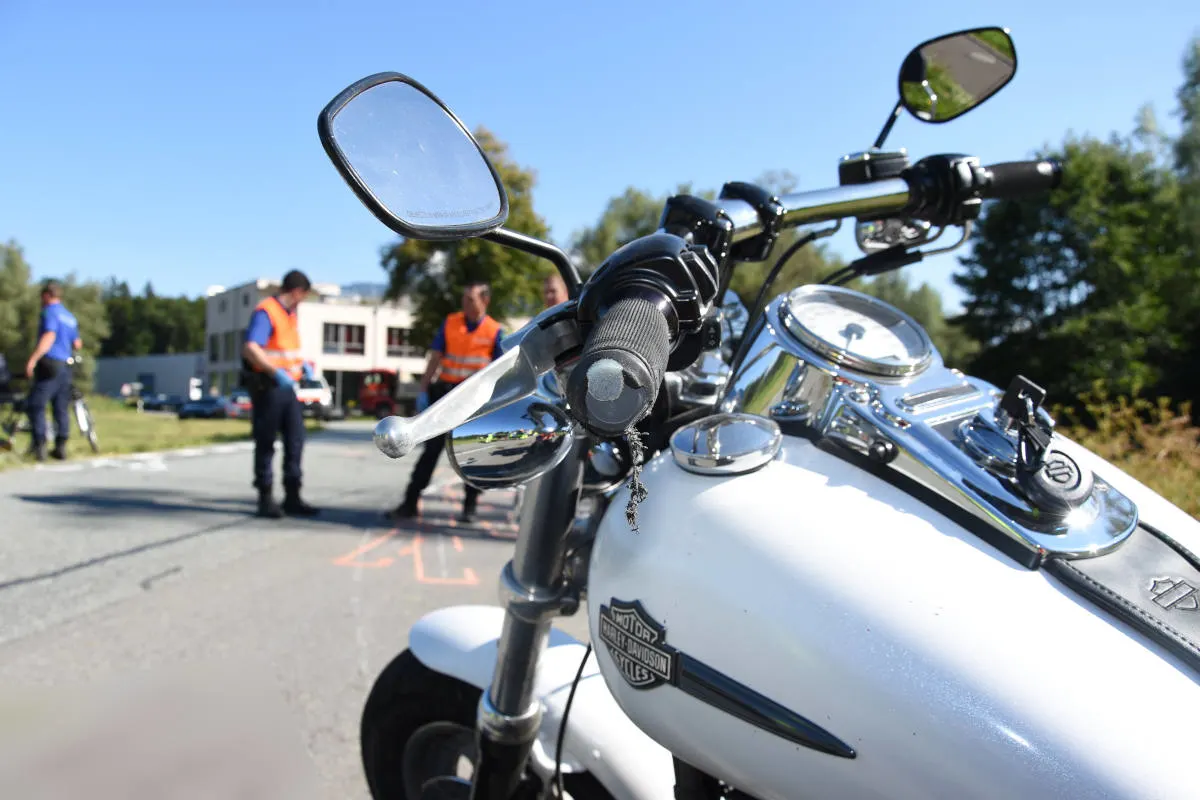 Salez SG – E-Bike-Lenkerin missachtet Vortritt und wird schwer verletzt