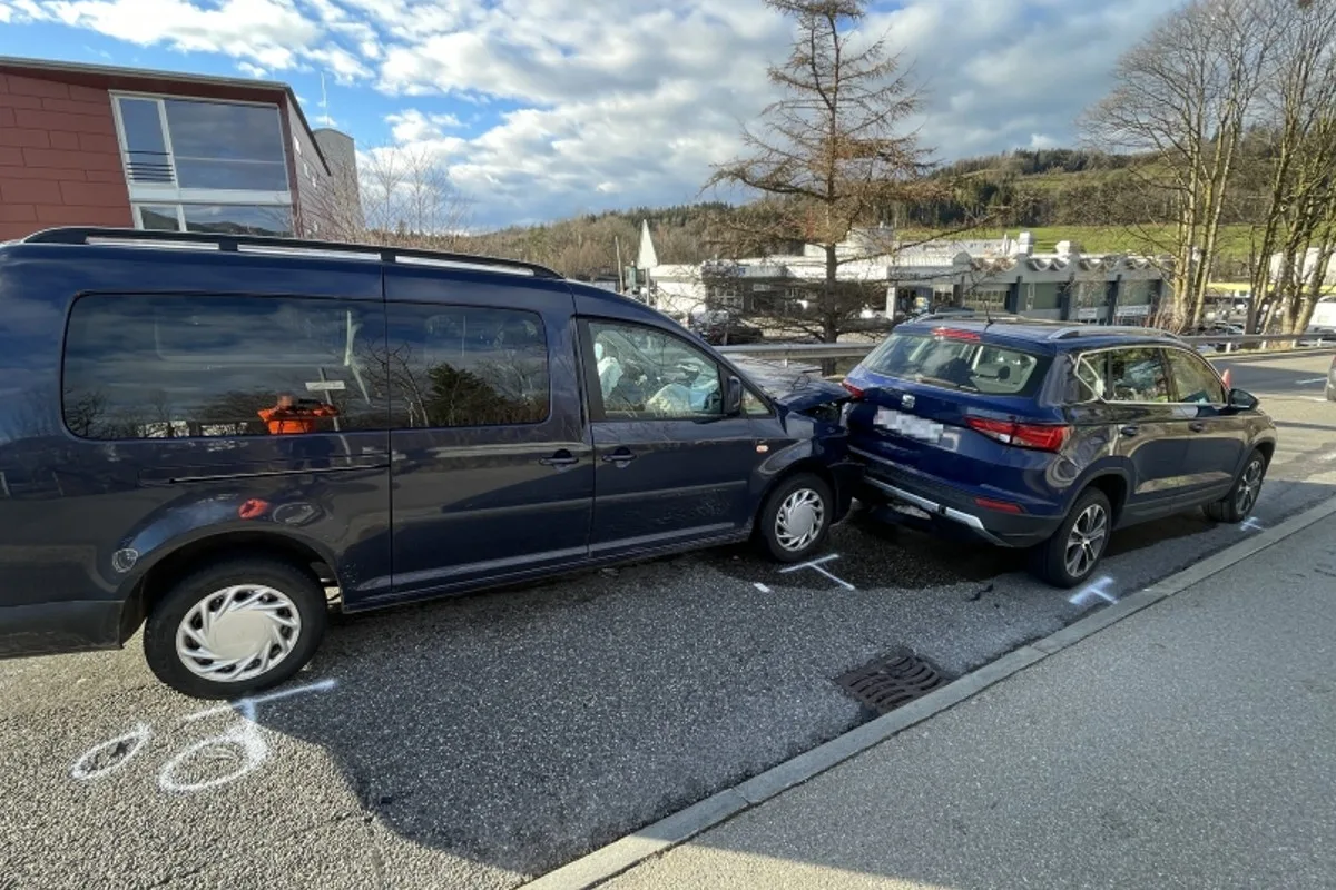 St.Gallen - Unfall in der Stadt sorgt für Verkehrseinschränkungen