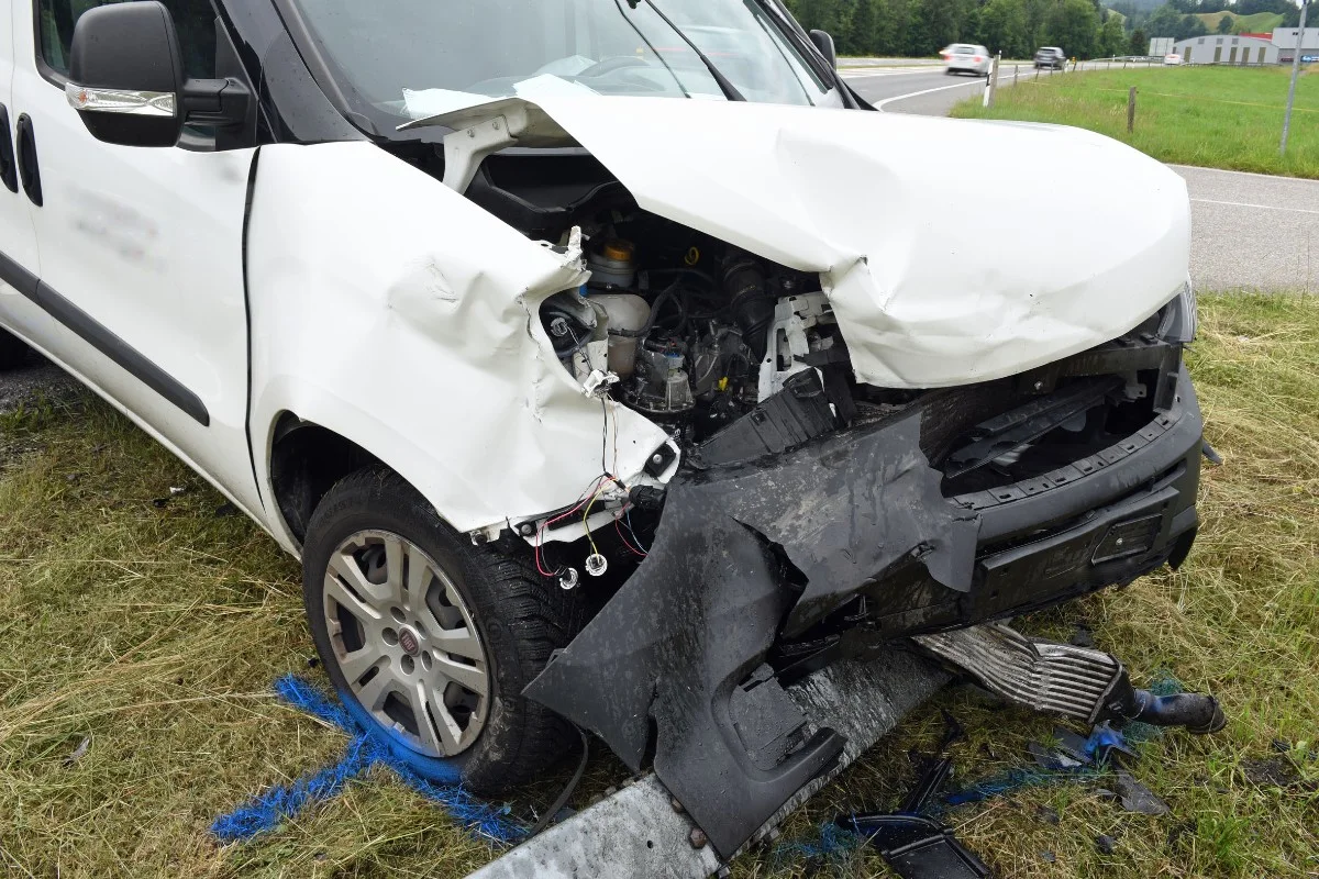 Ruswil LU - Vier Personen bei Autocrash verletzt - darunter zwei Kinder