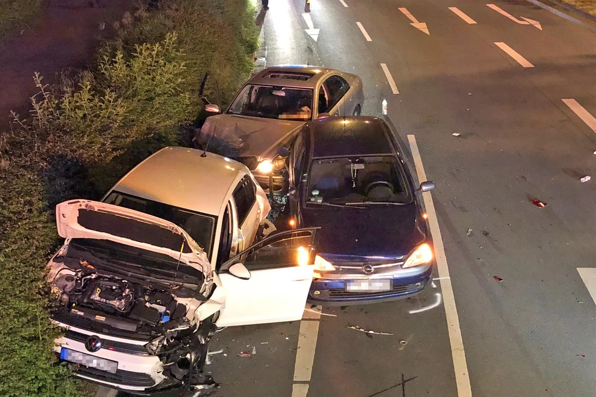Iserlohn - Verdacht des verbotenen Kraftfahrzeugrennens