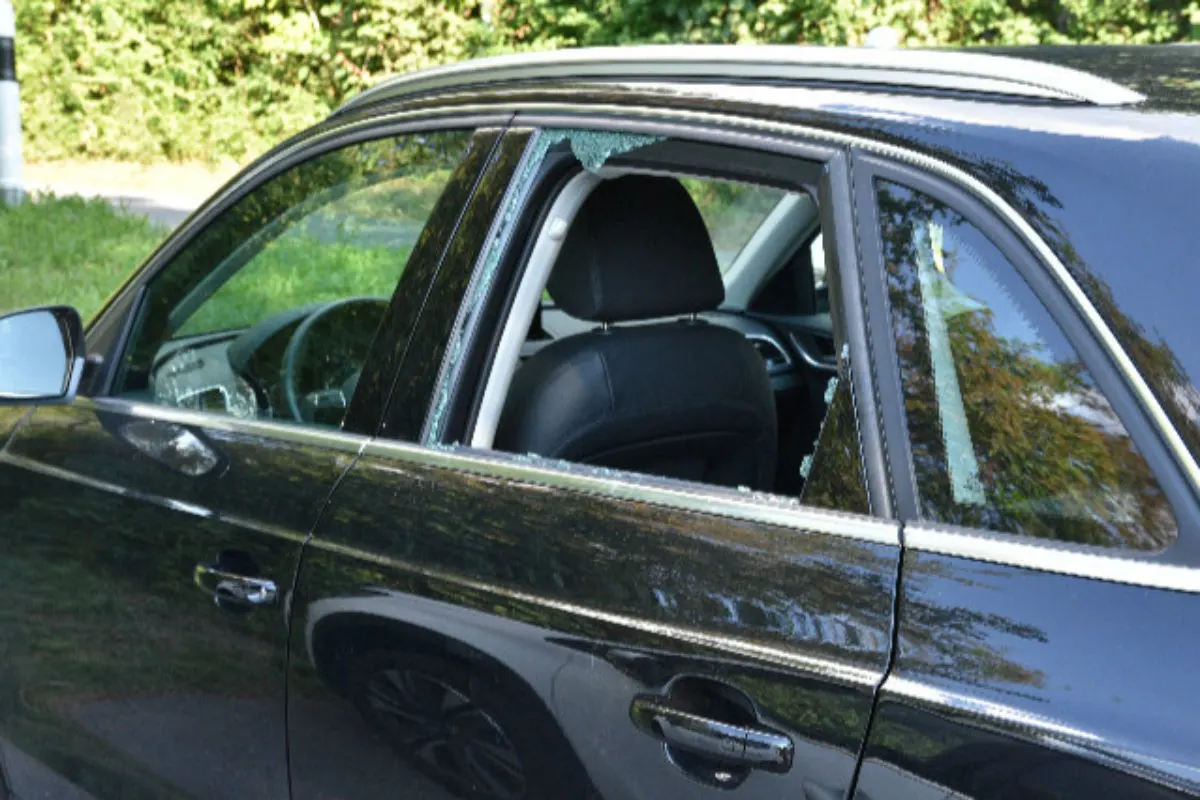 Triesen/Bendern FL - Autoknacker treiben ihr Unwesen - Zeugenaufruf