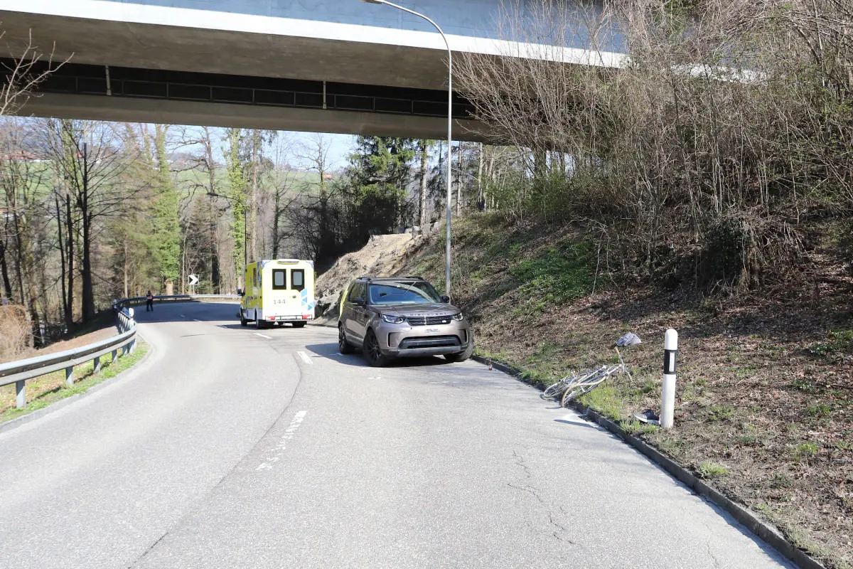 St.Gallen – Velofahrer bei Frontalkollision verletzt