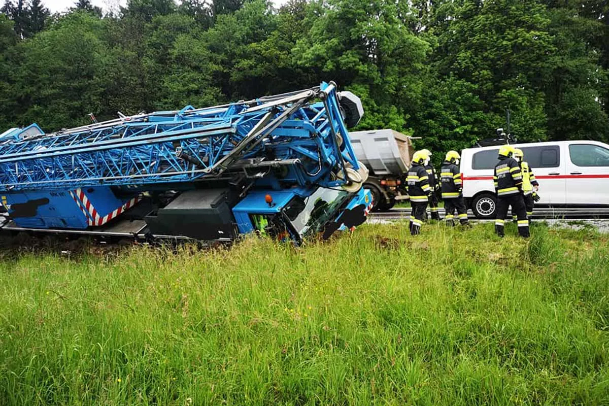 Söding-Sankt Johann - Totalsperre nach Unfall mit Kranwagen