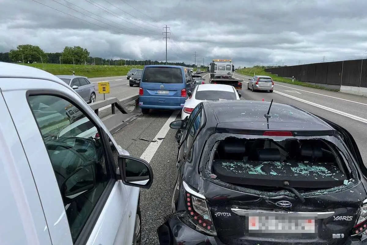 A1 bei Niederbipp BE - Auffahrkollision zwischen fünf Fahrzeugen
