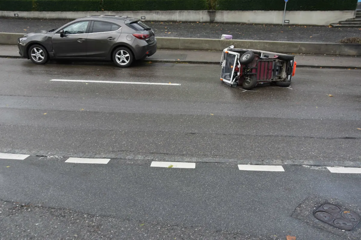 Altstätten SG - Elektromobil kollidiert mit Auto