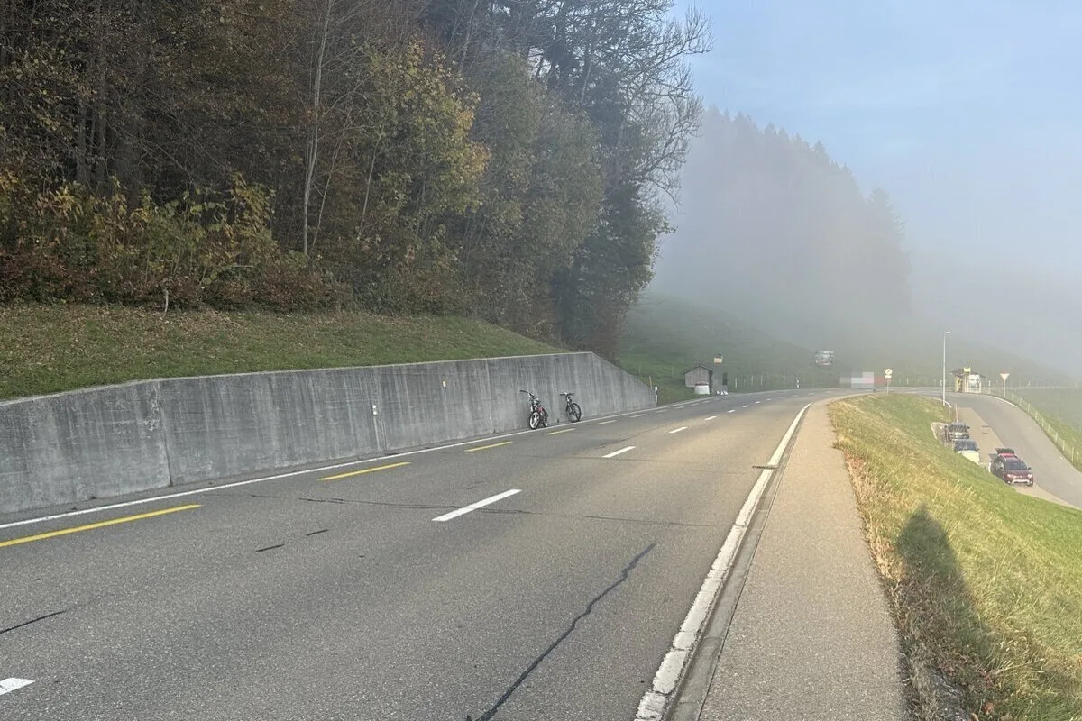 Grub AR – Velofahrerin beim Überholen touchiert