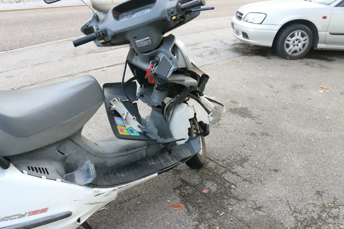 St. Gallen SG - Rollerfahrer nach Kollision verletzt