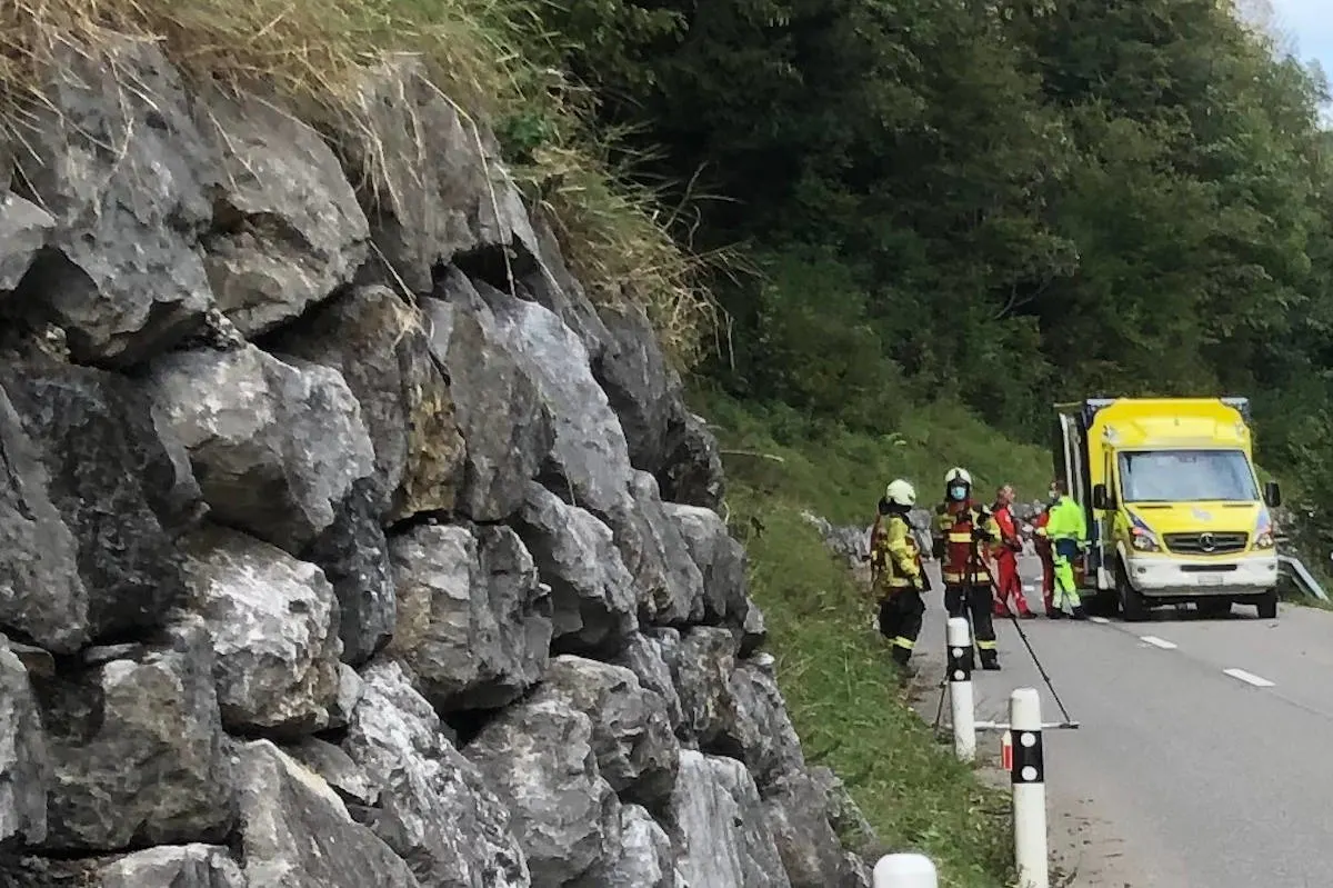 Drama in Mühlrüti SG – Motorradfahrer tödlich verunfallt – Zeugenaufruf