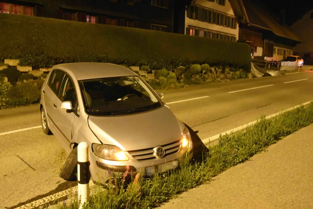 Oberuzwil SG - 44-Jähriger baut alkoholisiert Selbstunfall