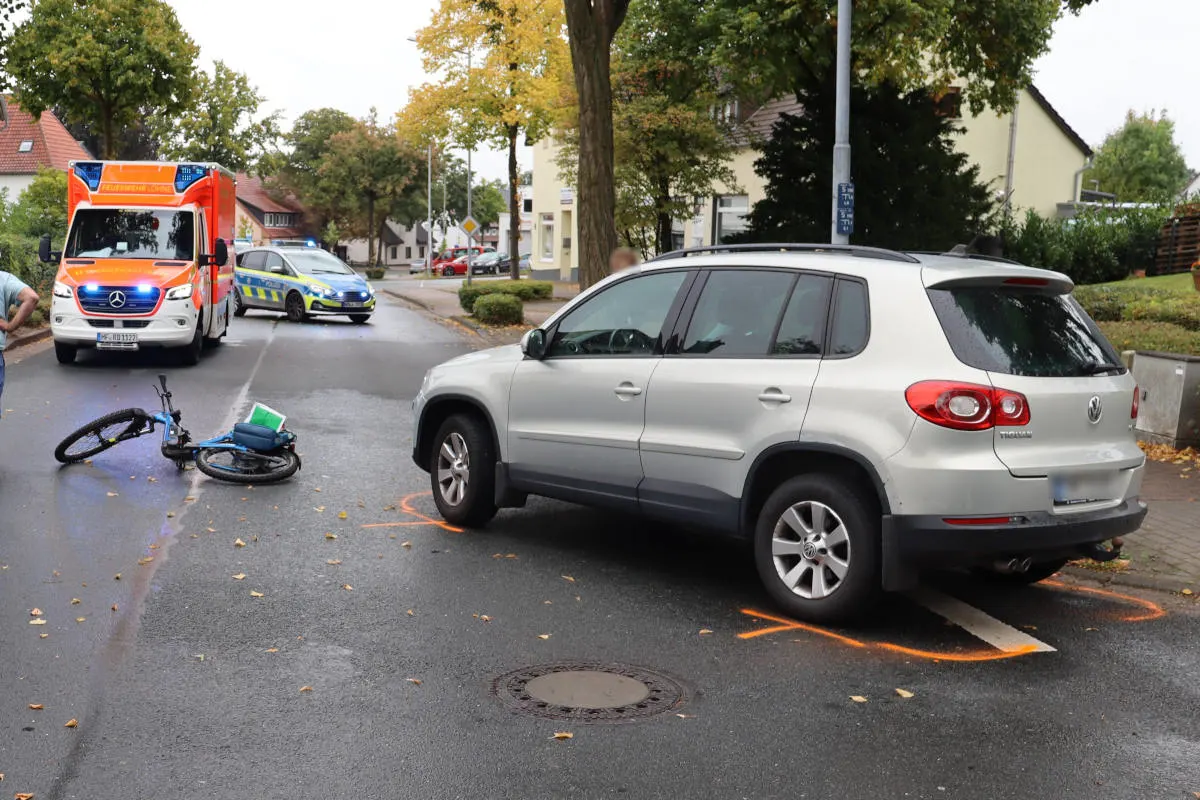 Löhne – Radfahrer bei Unfall schwer verletzt – Opel-Fahrer missachtet Vorfahrt