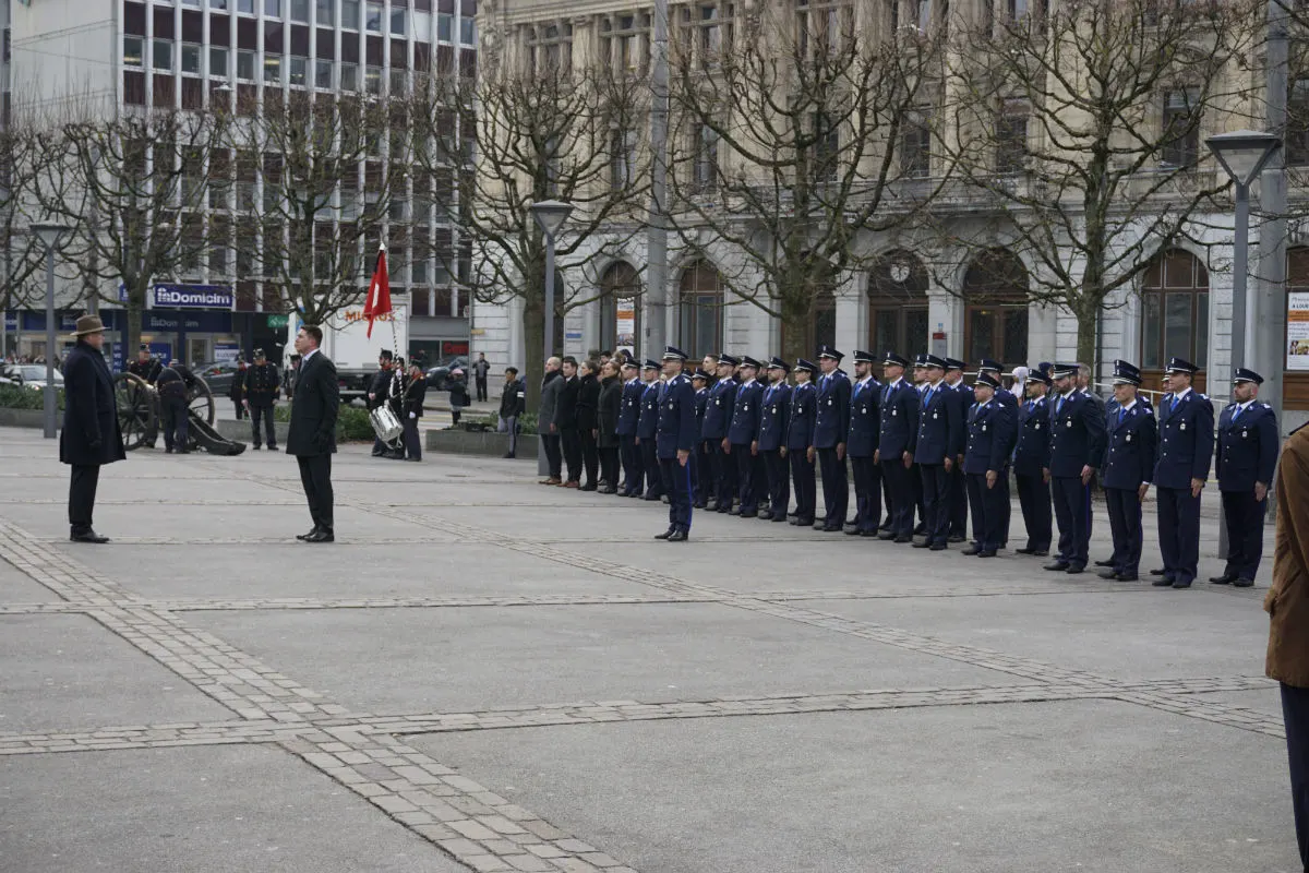 Fribourg FR - 31 neue Polizisten vereidigt