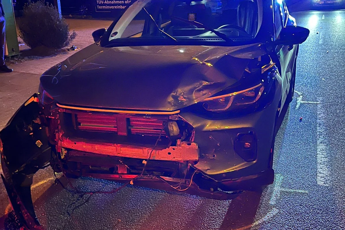 Bielefeld – Unfall nach verbotenem Kraftfahrzeugrennen