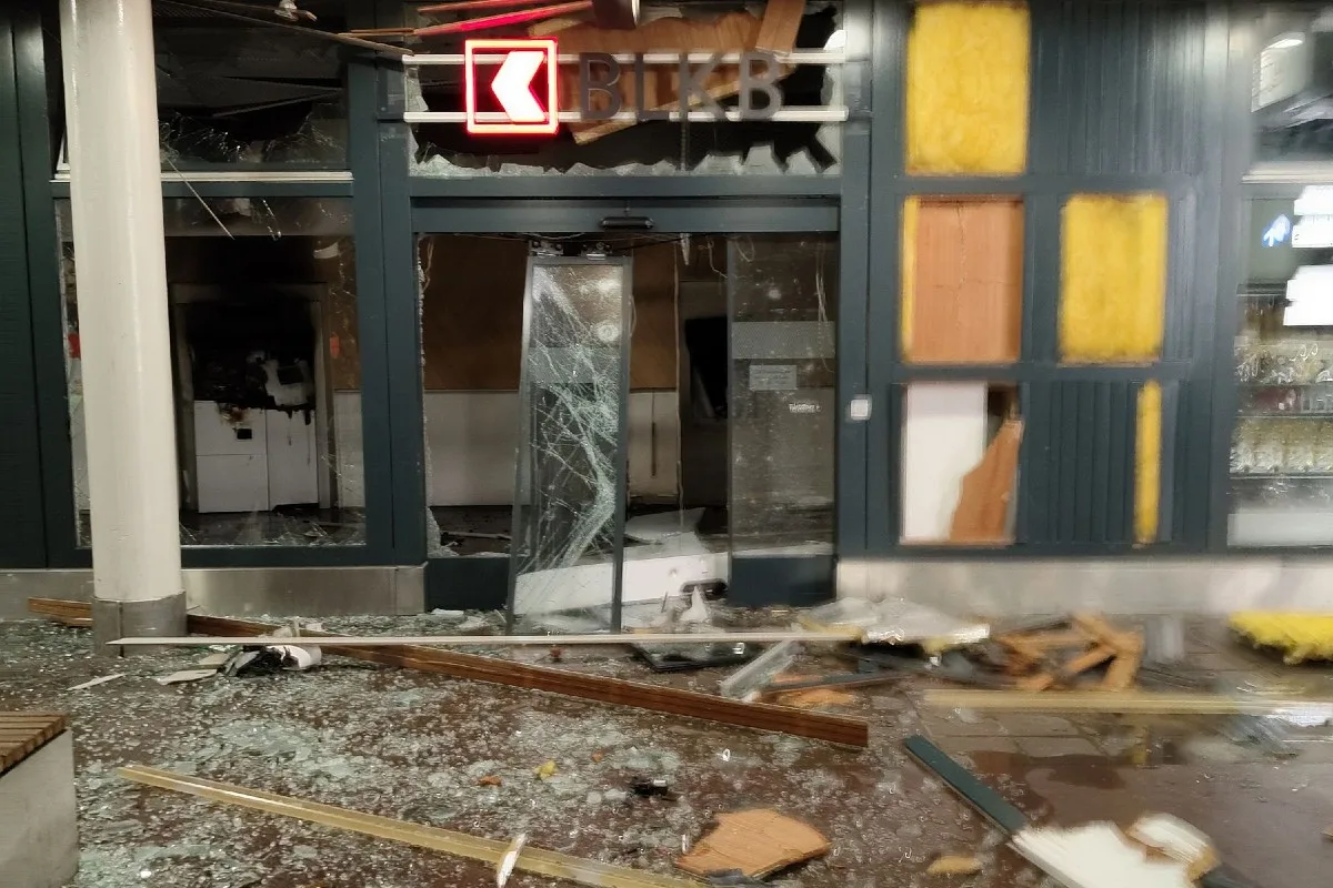 Münchenstein BL - Bankomaten gesprengt – unbeteiligter Mann gefesselt