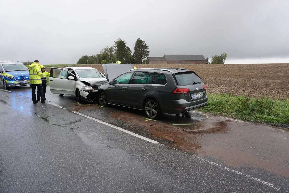 Ratingen – Verkehrsunfall mit drei Verletzten