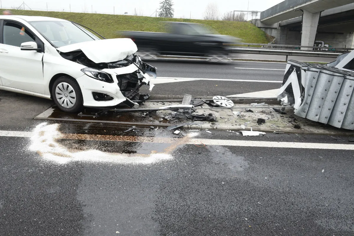 A14/Buchrain LU - Mit Anpralldämpfer kollidiert