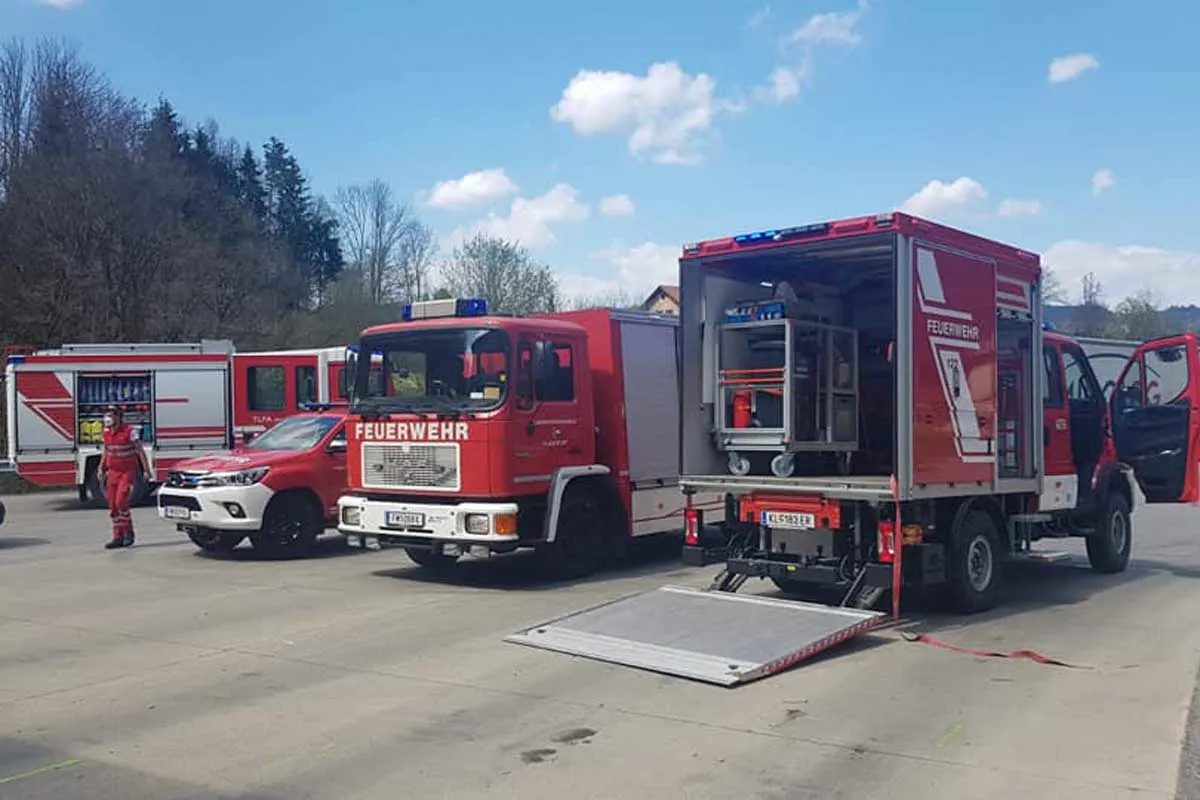 Feistritz im Rosental - Drei Arbeiter nach Arbeitsunfall in Spital