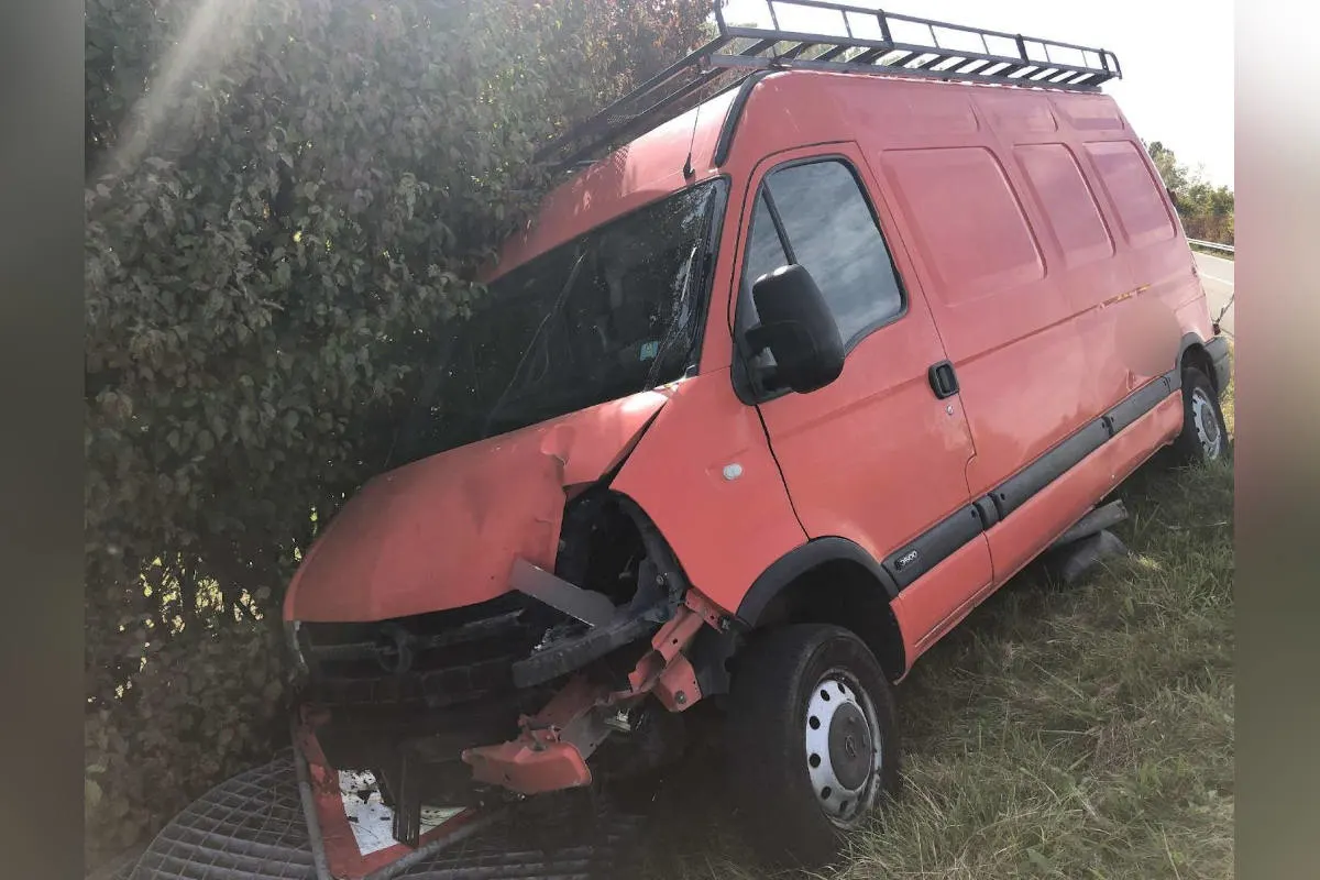 A1 Payerne FR – Autofahrer landet auf einer Böschung an der Autobahn