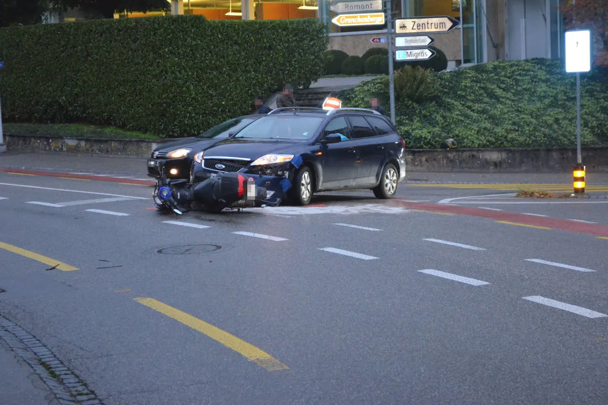 Unfall in Grenchen SO – Rollerfahrerin von Auto erfasst und verletzt