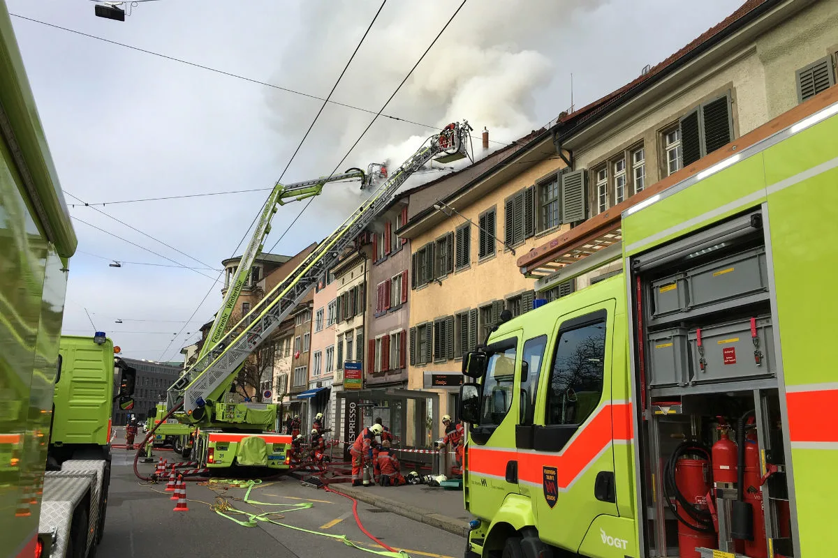 Winterthur ZH - Feuer im Dachstock ausgebrochen - Zeugenaufruf