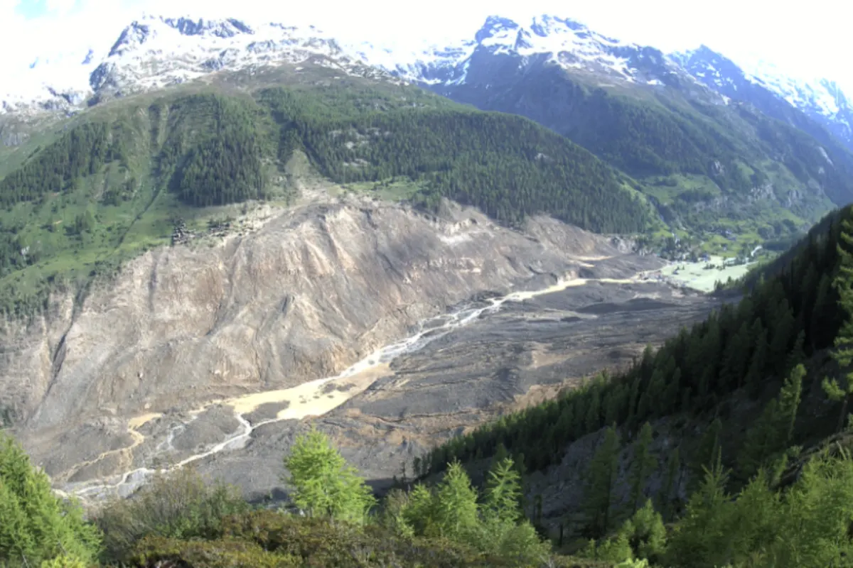 Blatten VS – Seepegel bleibt unter kritischem Niveau - Gefahr im Bergsturzgebiet sehr hoch