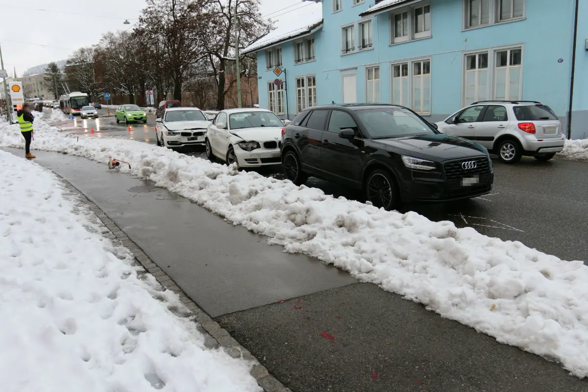 St. Gallen SG - Hoher Sachschaden nach Auffahrunfall