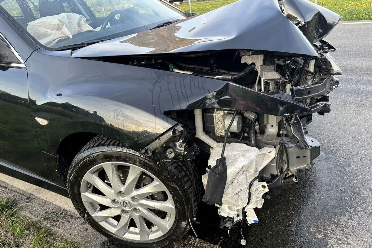 Bilten GL - Mehrere Begrenzungspfosten umgefahren