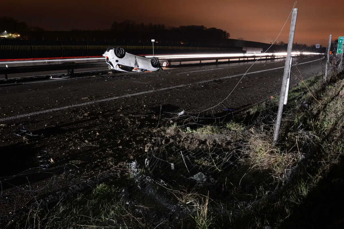 Giebenach BL - Autobahn A2 nach Selbstunfall gesperrt – eine Person verletzt