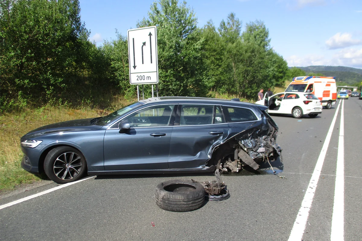 Langelsheim NI – Drei Verletzte bei Auffahrunfall auf der B82