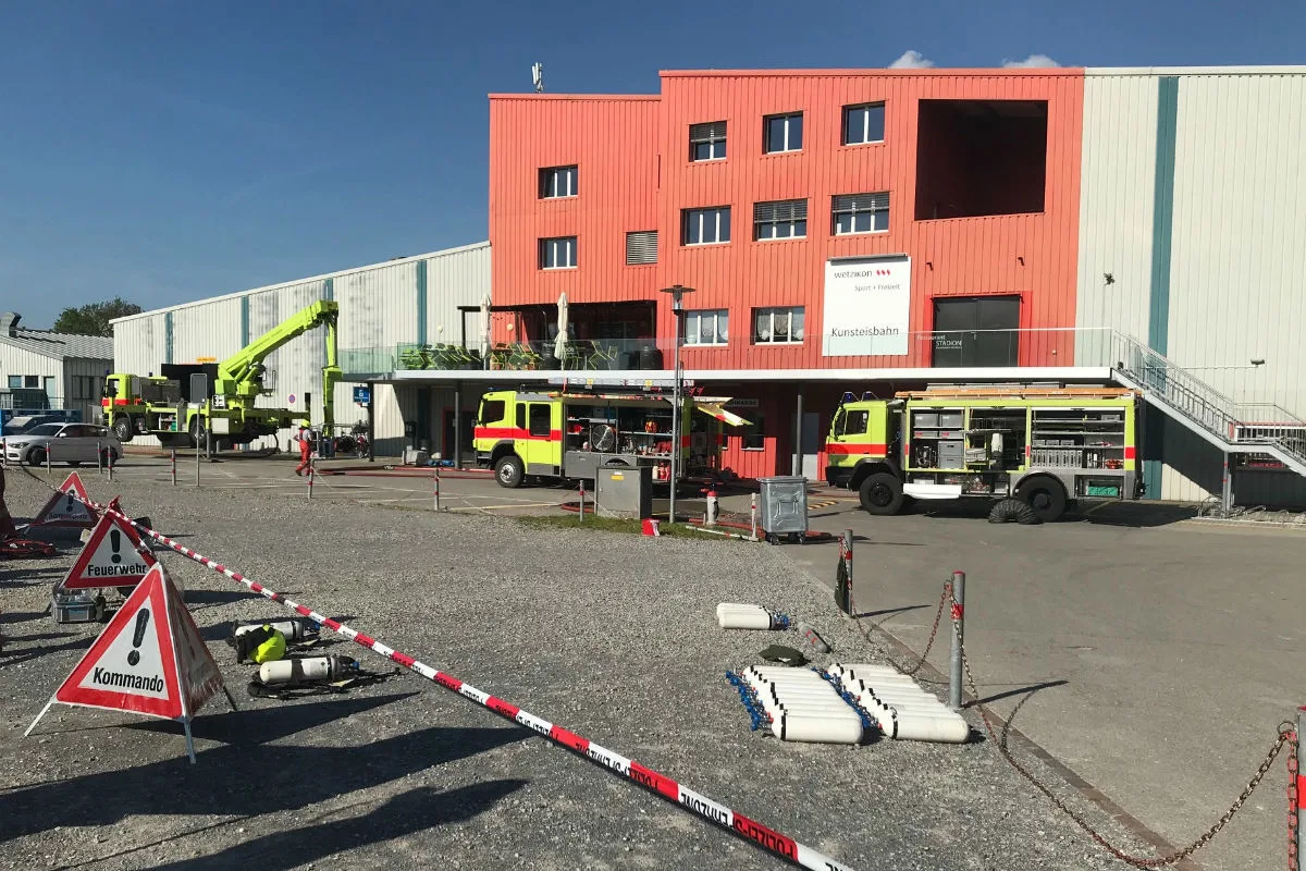 Wetzikon ZH - Mottbrand bei Sanierungsarbeiten