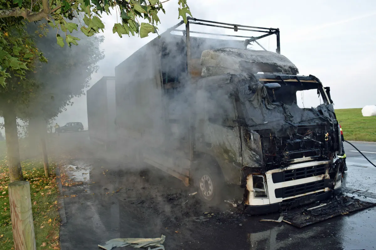 Sempach LU - Ein Lastwagen ging in Flammen auf
